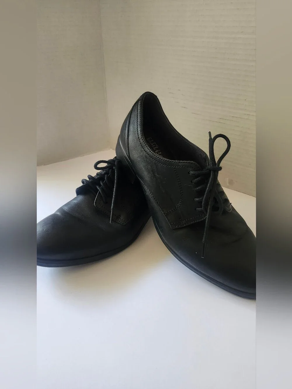 Classic Womens Size 9 Eastland Leather Loafers